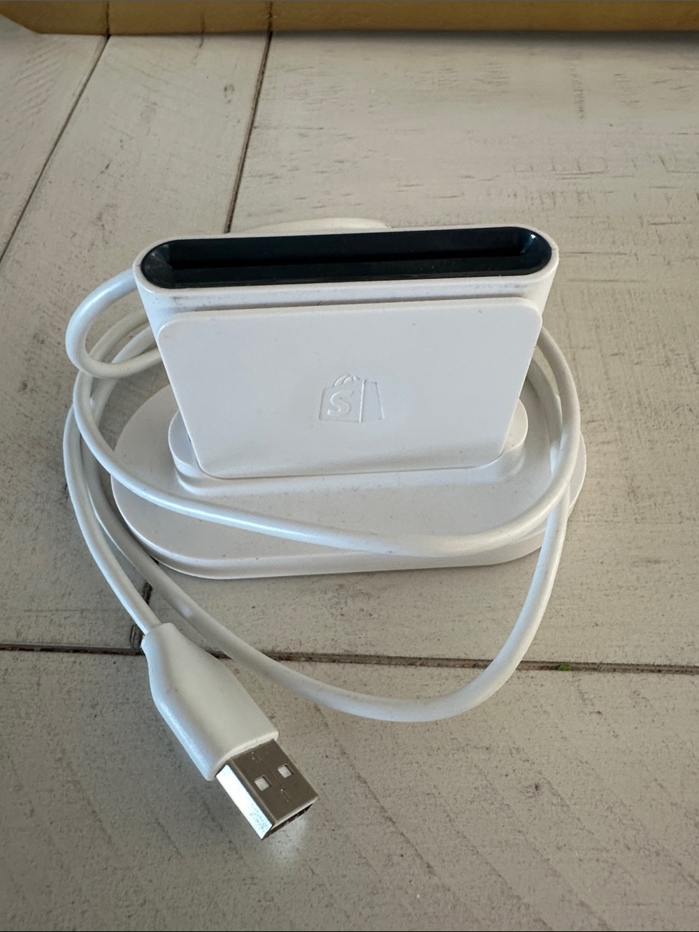White USB Charging Dock & Cable - Compact Device Stand Tap and Chip reader